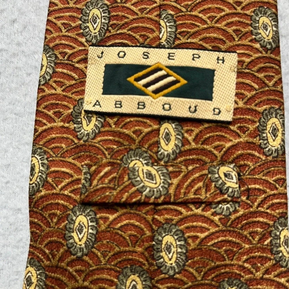 Joseph Abboud Men Silk Tie Rust Gold Geometric Medallion Made in USA 4 Inch Wide
